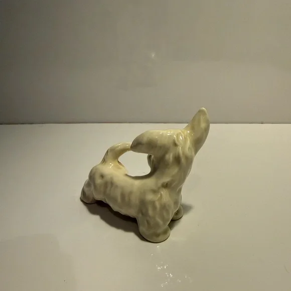 BESWICK DOG WITH LADYBIRD ON TAIL FIGURE 907 gloss - Picture 2 of 4